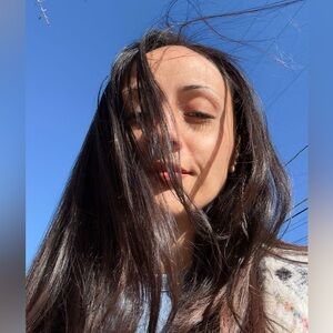 Meet your Posher, Cynthia